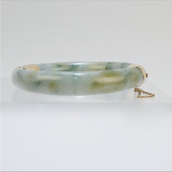 LAST DROP❤️❤️Vintage authentic 1940’s Jade & 14 Karat Gold Hinged Chinese Bangle - Picture 7 of 15